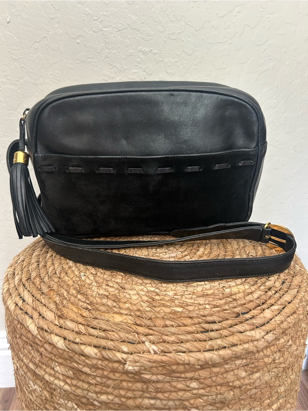 Gucci Vintage Black Leather Crossbody Bag with Suede Details and Tassel